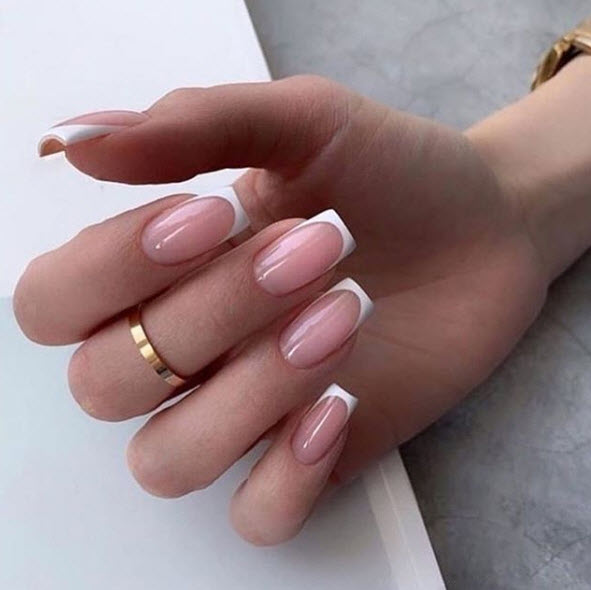 ch-5-holiday-nail-trends-to-get-in-on-now
